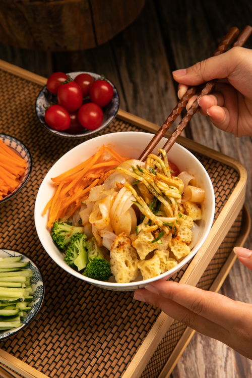 爽口勁道涼皮 傳統(tǒng)小吃與現(xiàn)代美食攝影的完美交融